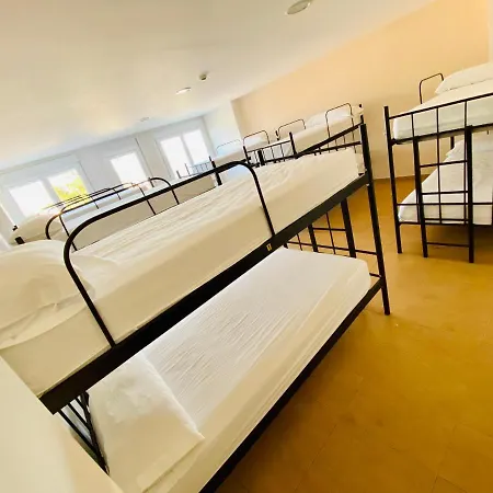 Albergue Internacional Hostel *